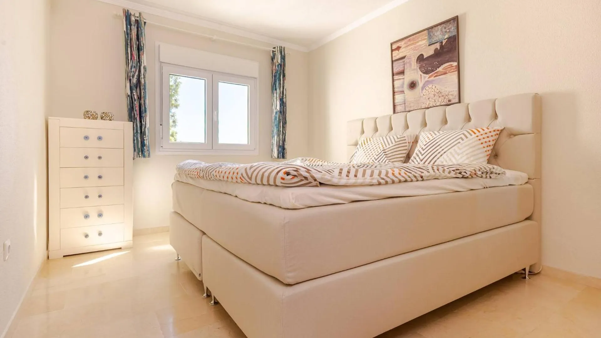 Sea View, Walk To Restaurants, Gym, Paddle & Golf Apartment Sitio de Calahonda