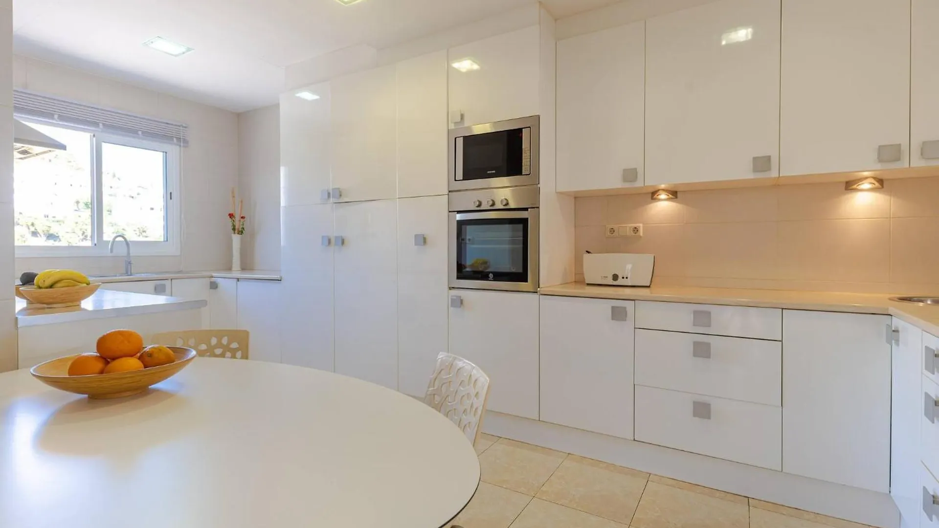 Sea View, Walk To Restaurants, Gym, Paddle & Golf Apartment Sitio de Calahonda Spain