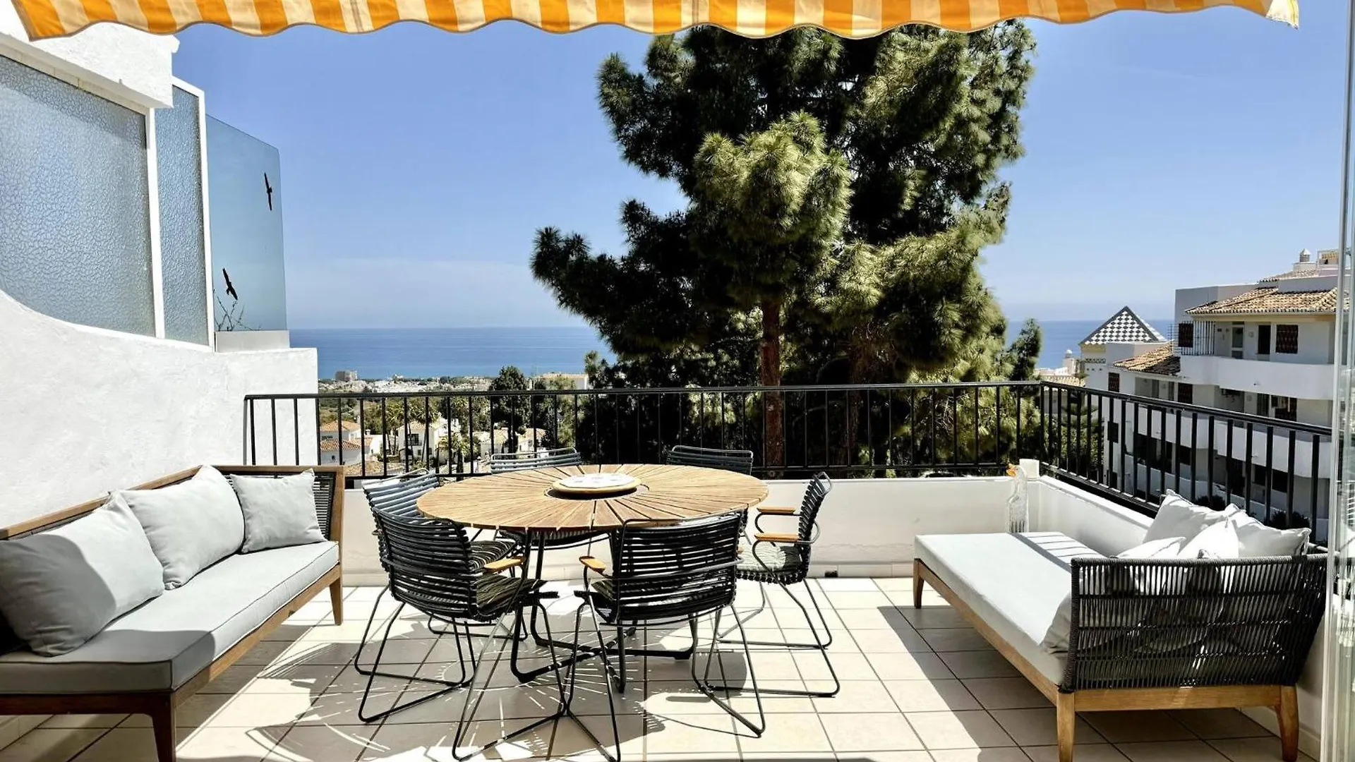 Sea View, Walk To Restaurants, Gym, Paddle & Golf Apartment Sitio de Calahonda Spain